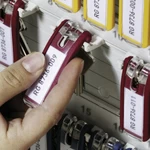 Ящик для хранения 54 ключей с брелками_